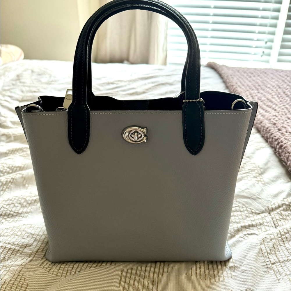 Coach willow tote 24